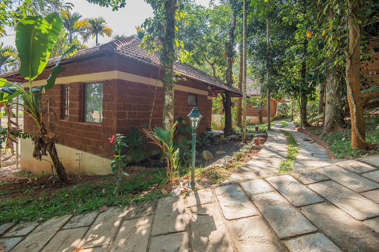 Raindrops Resorts Wayanad スルタン・バザリー エクステリア 写真